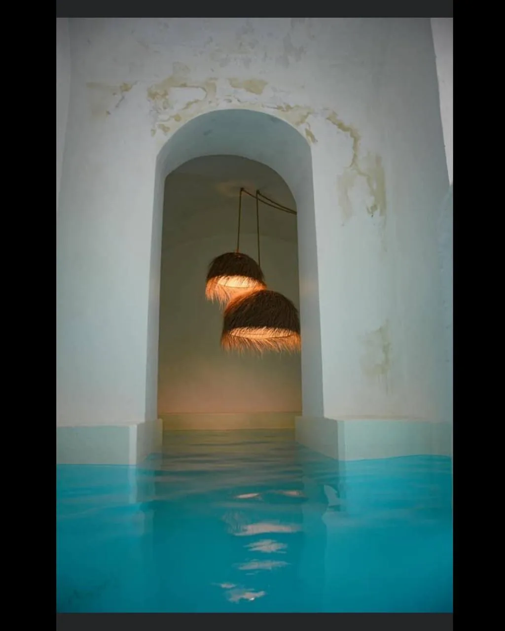 Piscine intérieure d’un spa